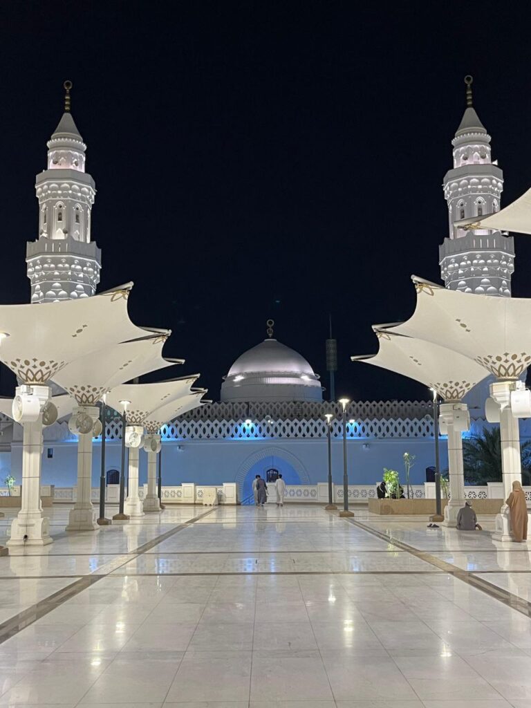 Destinasi Masjid Qiblatain