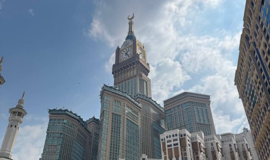 𝗣𝗲𝗿𝘁𝗮𝗻𝘆𝗮𝗮𝗻 : Seusai melakukan umroh, apa nasehat untuk kami selama di Mekah agar mendapatkan kemuliaan dan keutamaan?